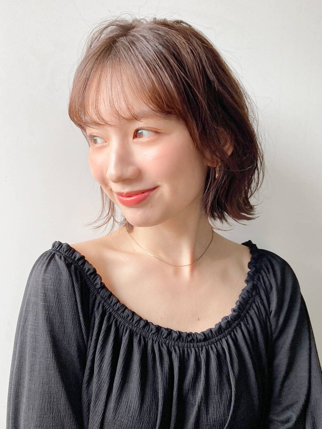 「30代女子必見!甘くなりすぎない「大人可愛いメイク」のやり方&おすすめコスメ紹介」の画像(#272514)