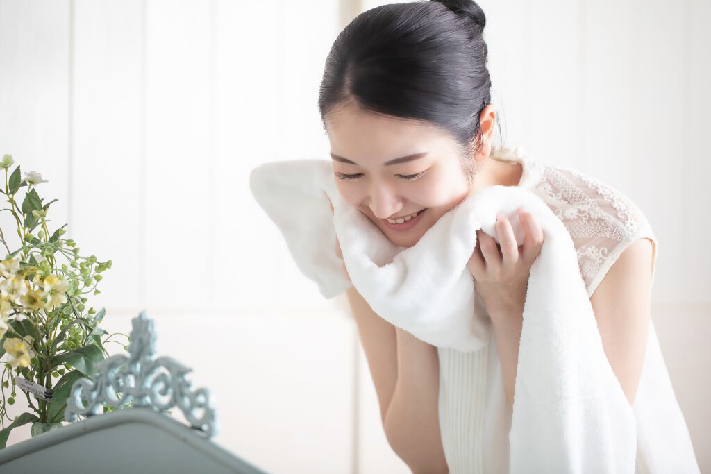 【徹底解説】角栓ができる原因とは?《NGスキンケア&生活習慣》の画像