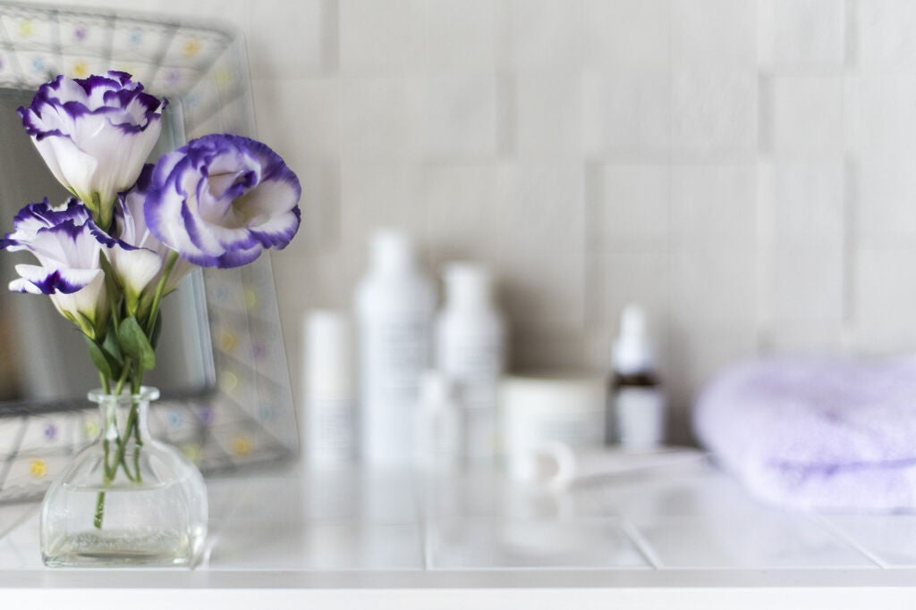 化粧水がしみるとき、どうしたらいい?【原因とおすすめ対処法】敏感肌向け化粧水も紹介の画像