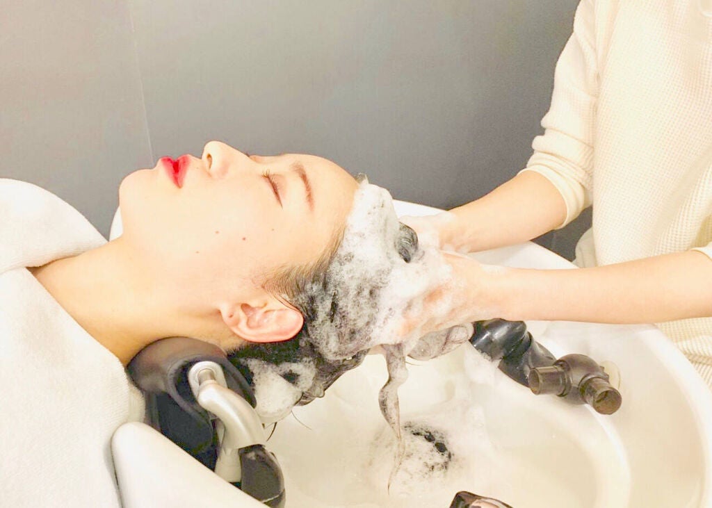 「シャンプーは毎日しないほうがいい?≪毎日or2日一回≫適切な回数を紹介!抜け毛・フケが気になる人も必見」の画像(#286317)