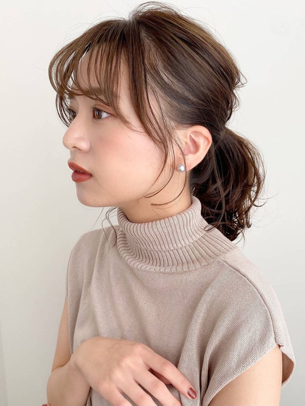 簡単で効果抜群!触覚の巻き方をマスターして小顔美人になろう【ストレートアイロン・コテ】の画像