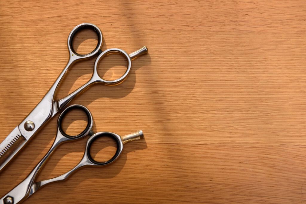 すきバサミの使い方・選び方・おすすめを紹介!セルフカットで失敗しないためのコツの画像