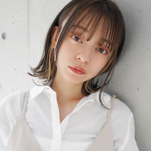 簡単で効果抜群!触覚の巻き方をマスターして小顔美人になろう【ストレートアイロン・コテ】の画像