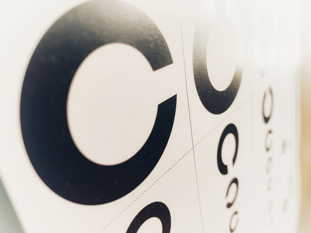 カラコンのありなしでどれくらい変わる?5つの効果を解説!≪おすすめナチュラル系人気レンズの着画比較も≫の画像