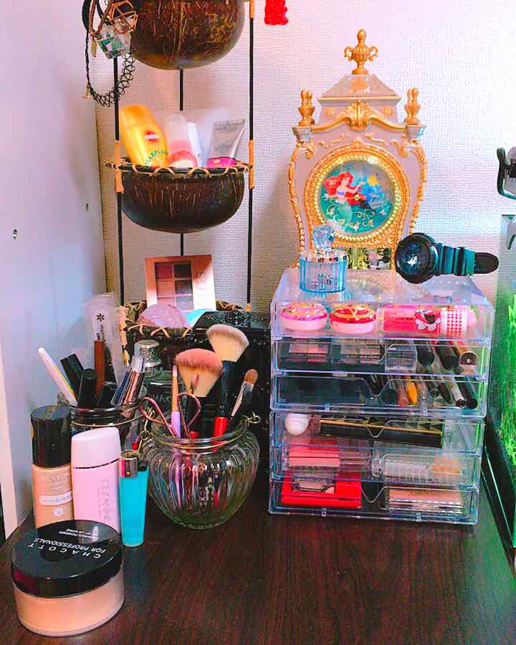 「記事を見た後、きっと真似したくなる。"ほぼ100均"アイデアが詰まったコスメ収納」の画像(#29559)