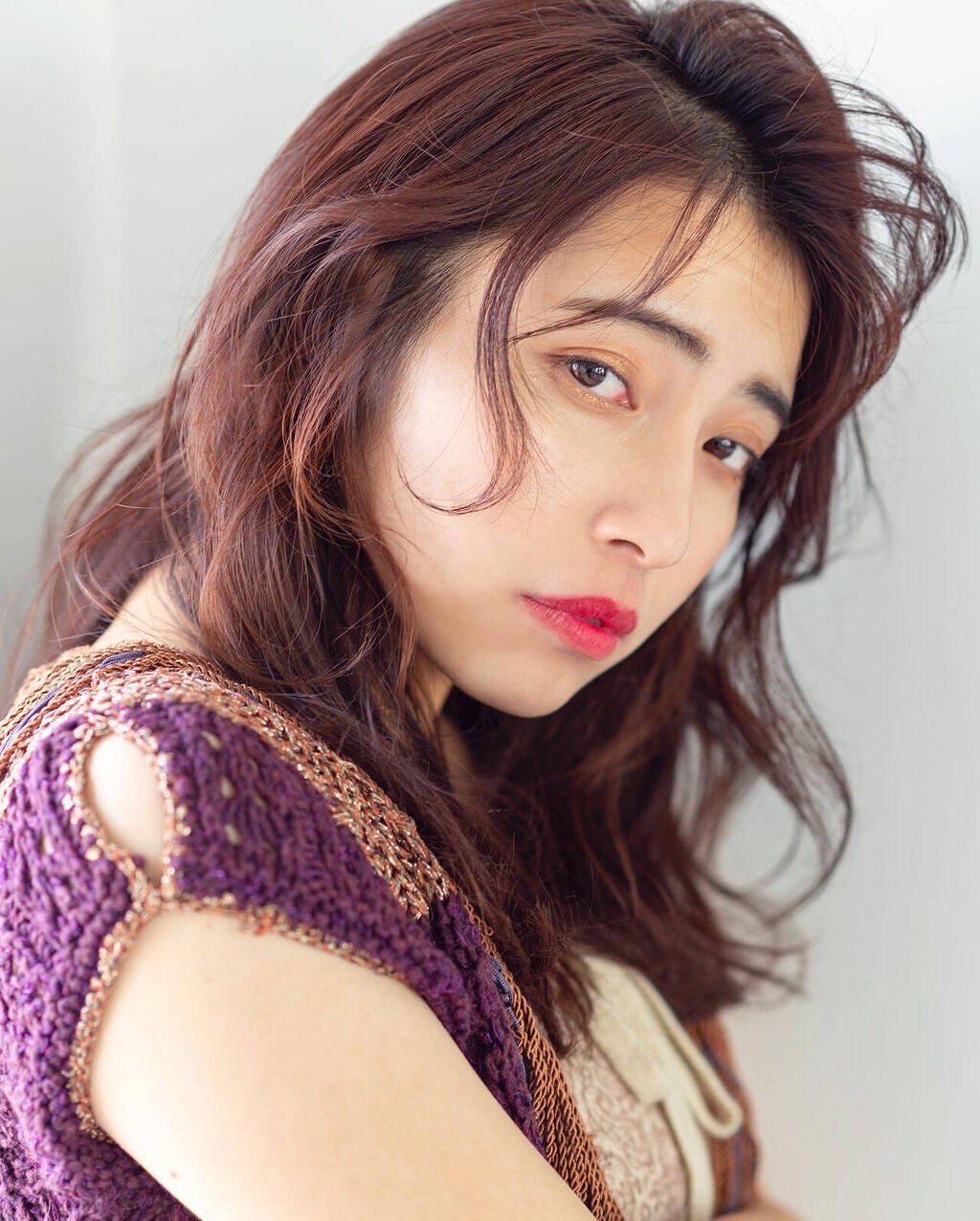 「ブルベ夏&ブルベ冬に似合う髪色を紹介!暗めブリーチなし~明るめハイトーンまで」の画像(#752315)