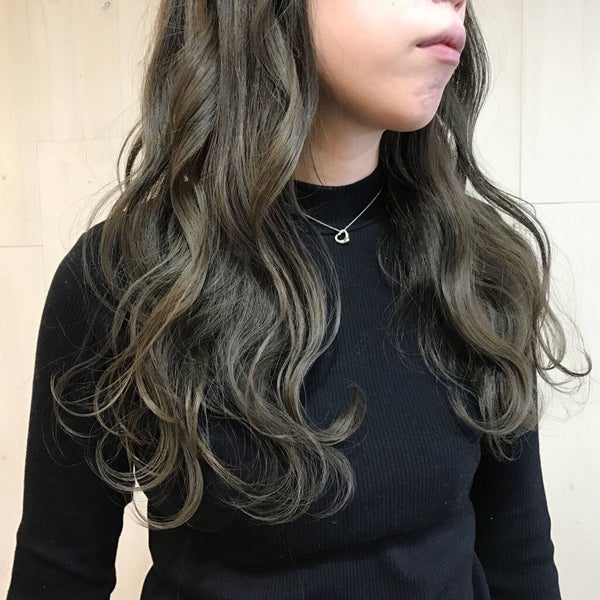 「ブルベ夏&ブルベ冬に似合う髪色を紹介!暗めブリーチなし~明るめハイトーンまで」の画像(#752337)