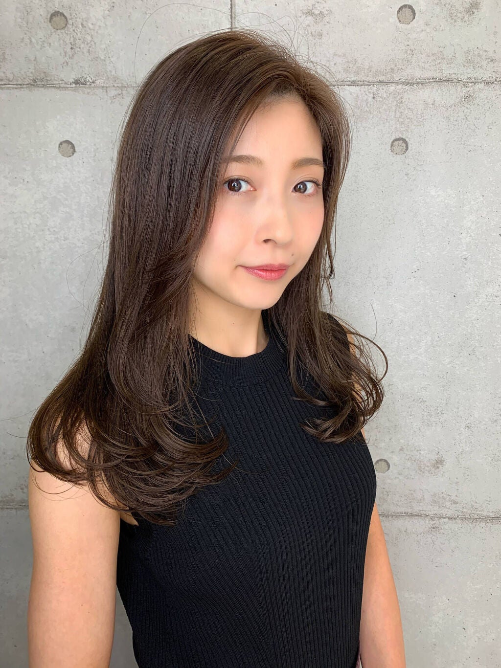 「【婚活メイクレッスン】アラサーが本当にモテるためのポイントを解説|婚活コスメやヘアスタイルも!」の画像(#297468)