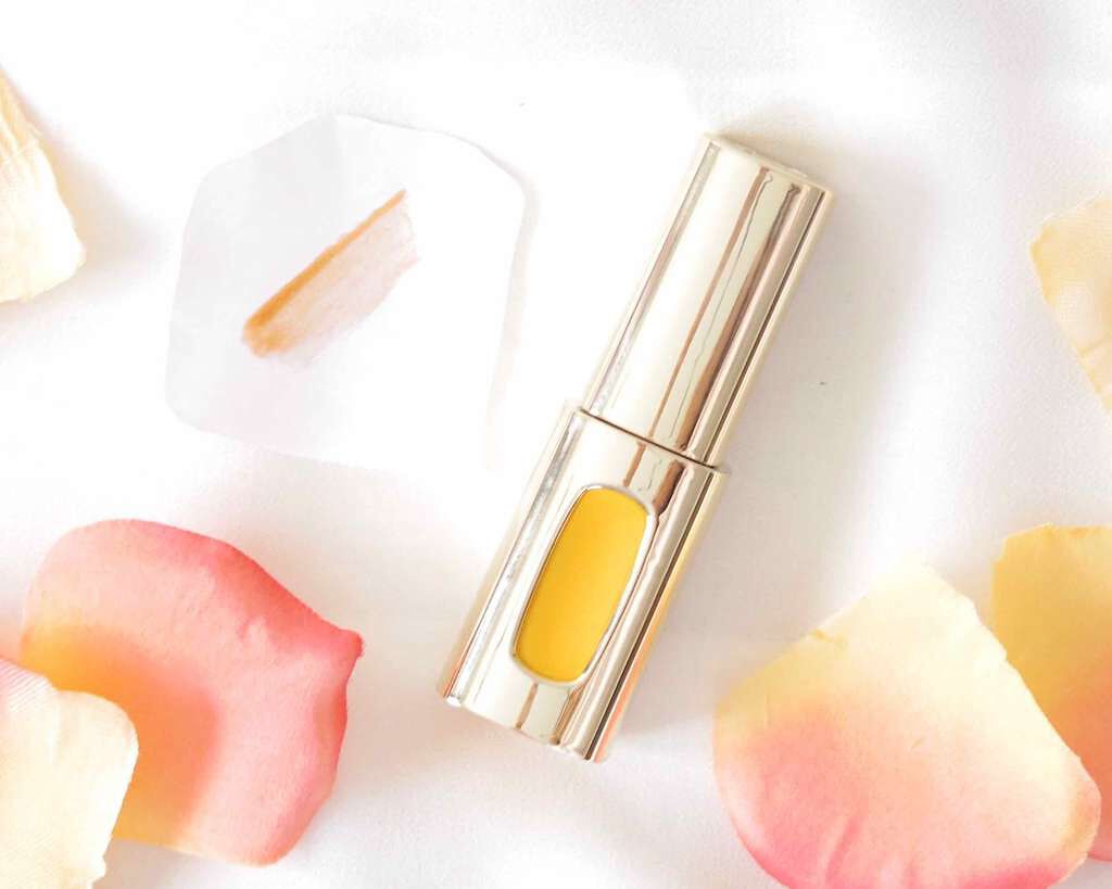 「一本持っていると便利!質感・ラメ感・使用感の違うゴールドリップ5選」の画像(#29792)