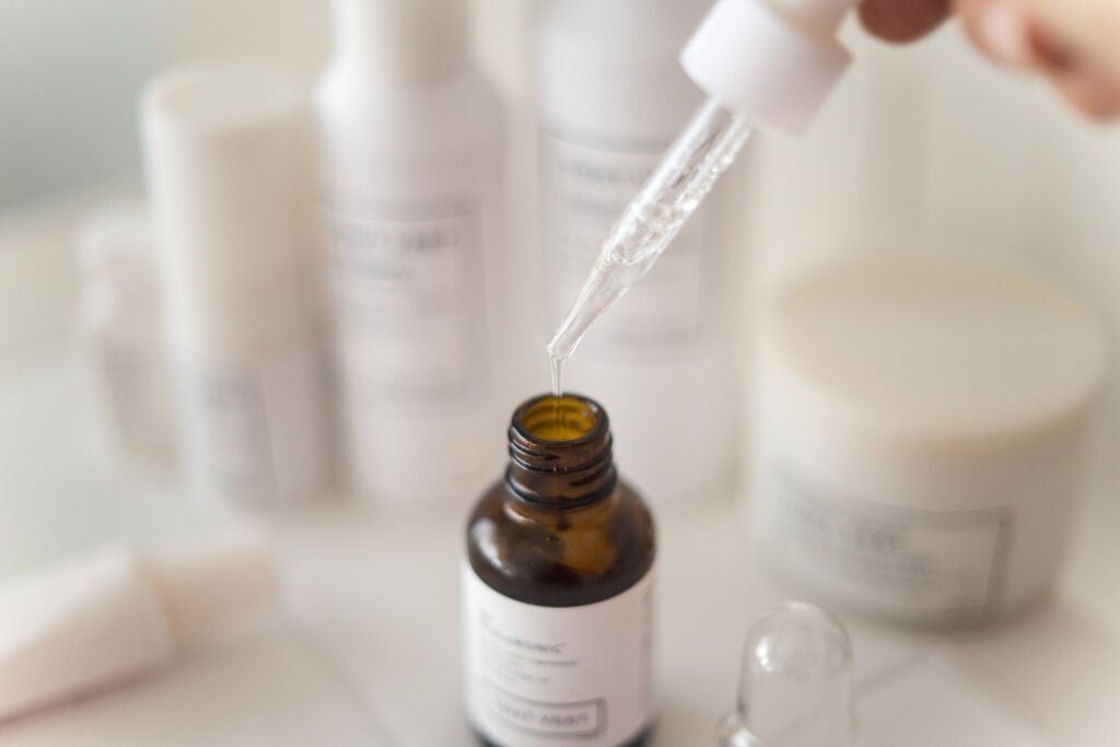 化粧水の「ヒリヒリ」は効いてるから?しみる原因や対処法&スキンケアアイテムの選び方まで徹底紹介の画像