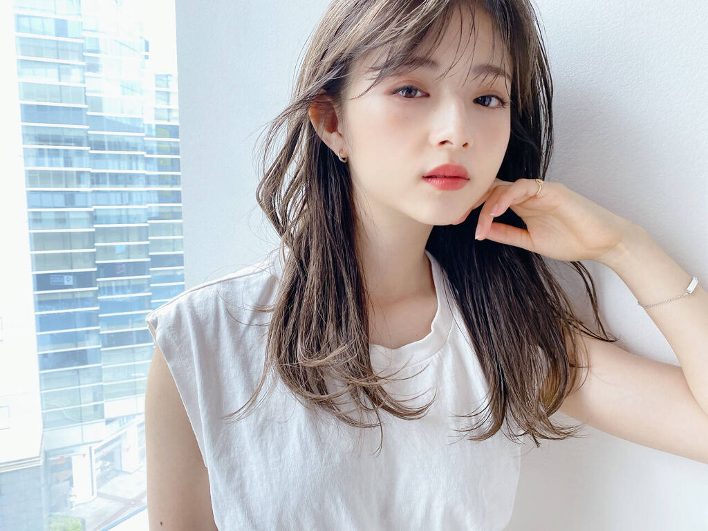 「髪の湿気対策におすすめのシャンプー&スタイリング剤11選!雨の日でも広がらないケア方法も」の画像(#299695)