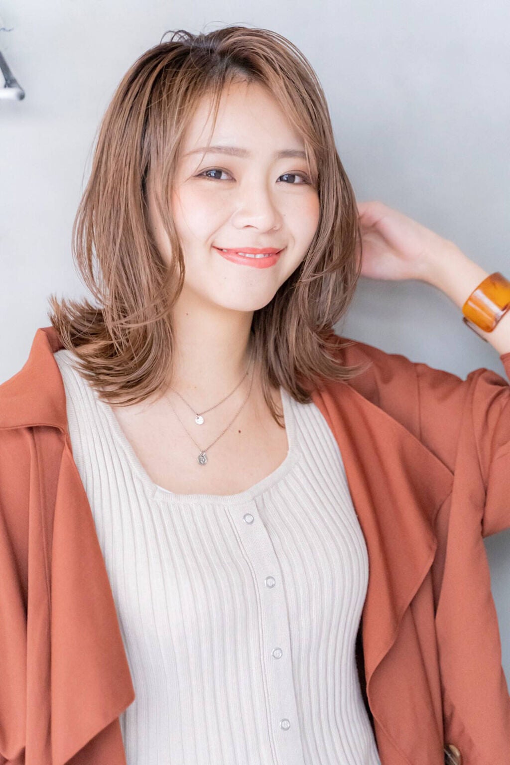 目の下のくまを何とかしたい!【原因別の改善方法やきれいにカバーできる優秀アイテムも】の画像