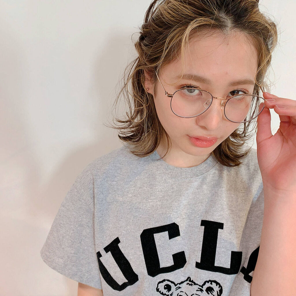 「髪のハイライトカラー人気おすすめ特集!ブリーチなしやボブ向けも♡髪のダメージやセルフの入れ方も解説」の画像(#301690)