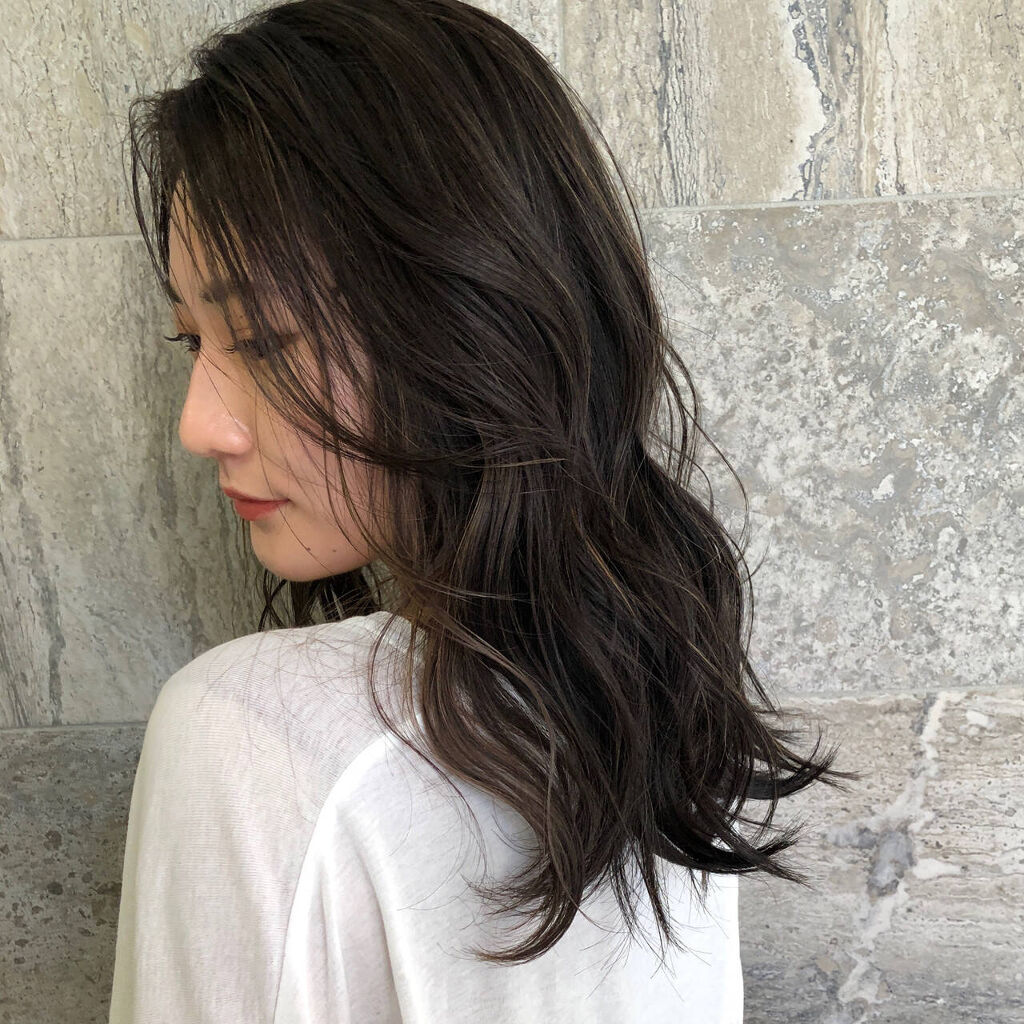 「髪のハイライトカラー人気おすすめ特集!ブリーチなしやボブ向けも♡髪のダメージやセルフの入れ方も解説」の画像(#301711)