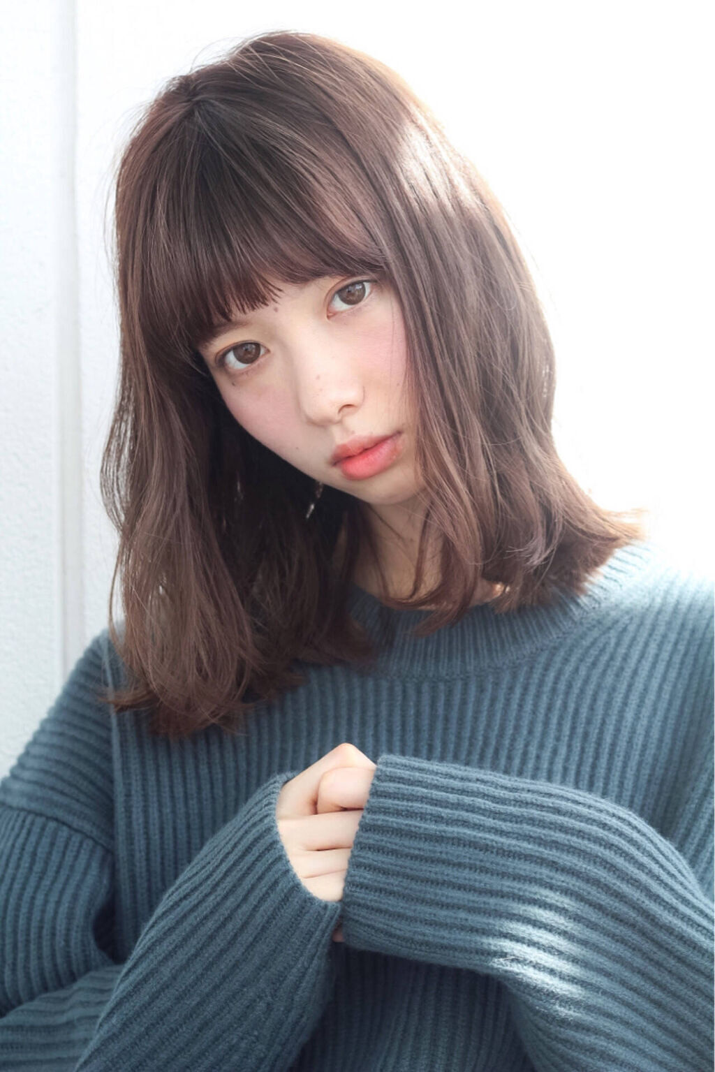 「男ウケする大正解メイク・髪型・香水って?基本を押さえてモテ女子に変身!」の画像(#303888)