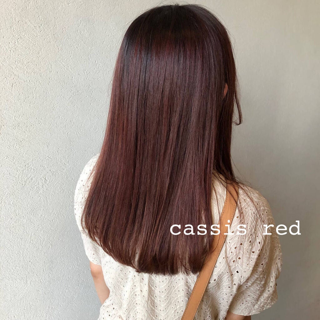 カシスブラウンの髪色
