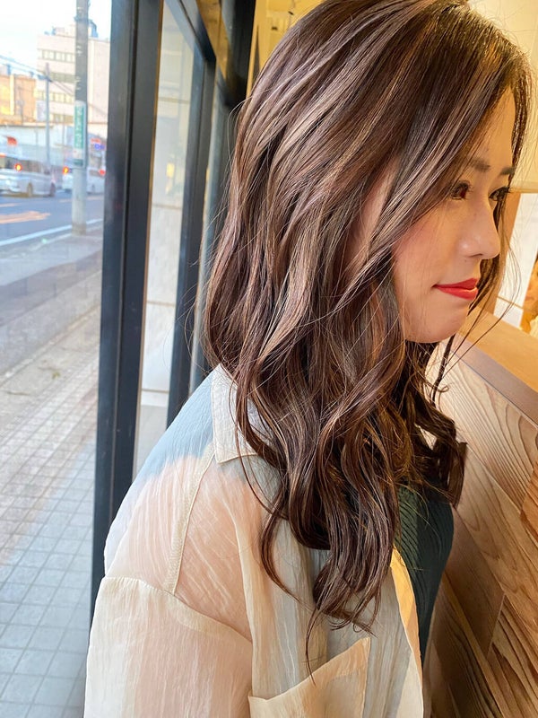 「ハイライトカラーを失敗された…自分で直す方法はあるの?ハイライトの失敗例もご紹介」の画像(#304731)