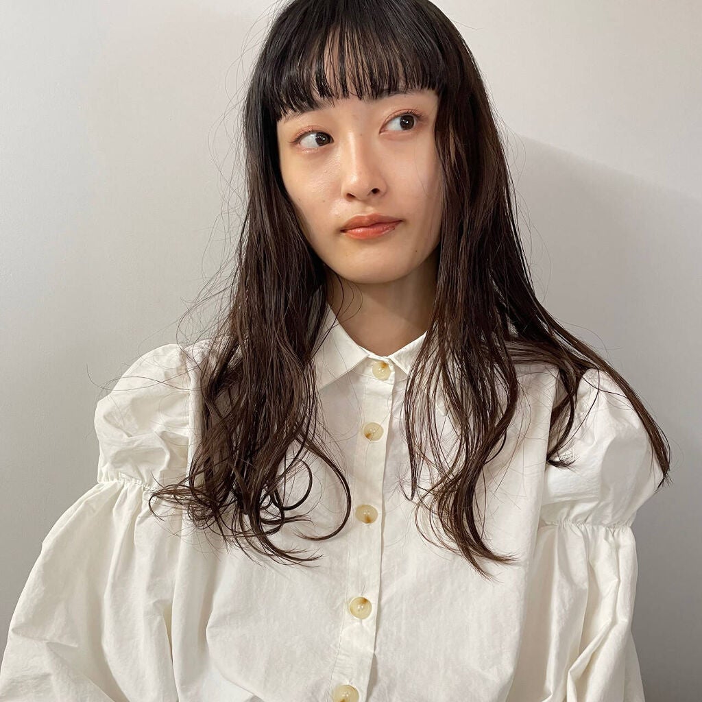 「【イエベ春・秋】に似合う黒髪・暗髪5選|スプリング・オータムタイプの垢抜けメイクも」の画像(#308876)