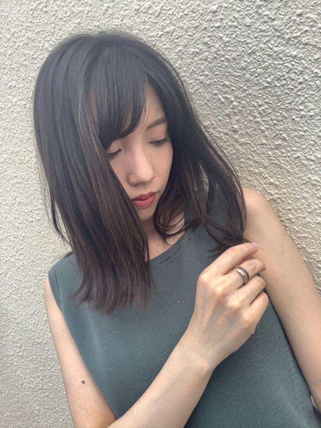 「【イエベ春・秋】に似合う黒髪・暗髪5選|スプリング・オータムタイプの垢抜けメイクも」の画像(#308891)