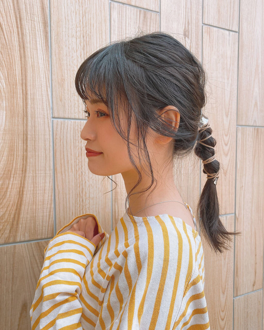 「おばさんにならない一つ結びアレンジ20選【前髪あり・なし】40代・中学高校生におすすめのやり方」の画像(#308956)