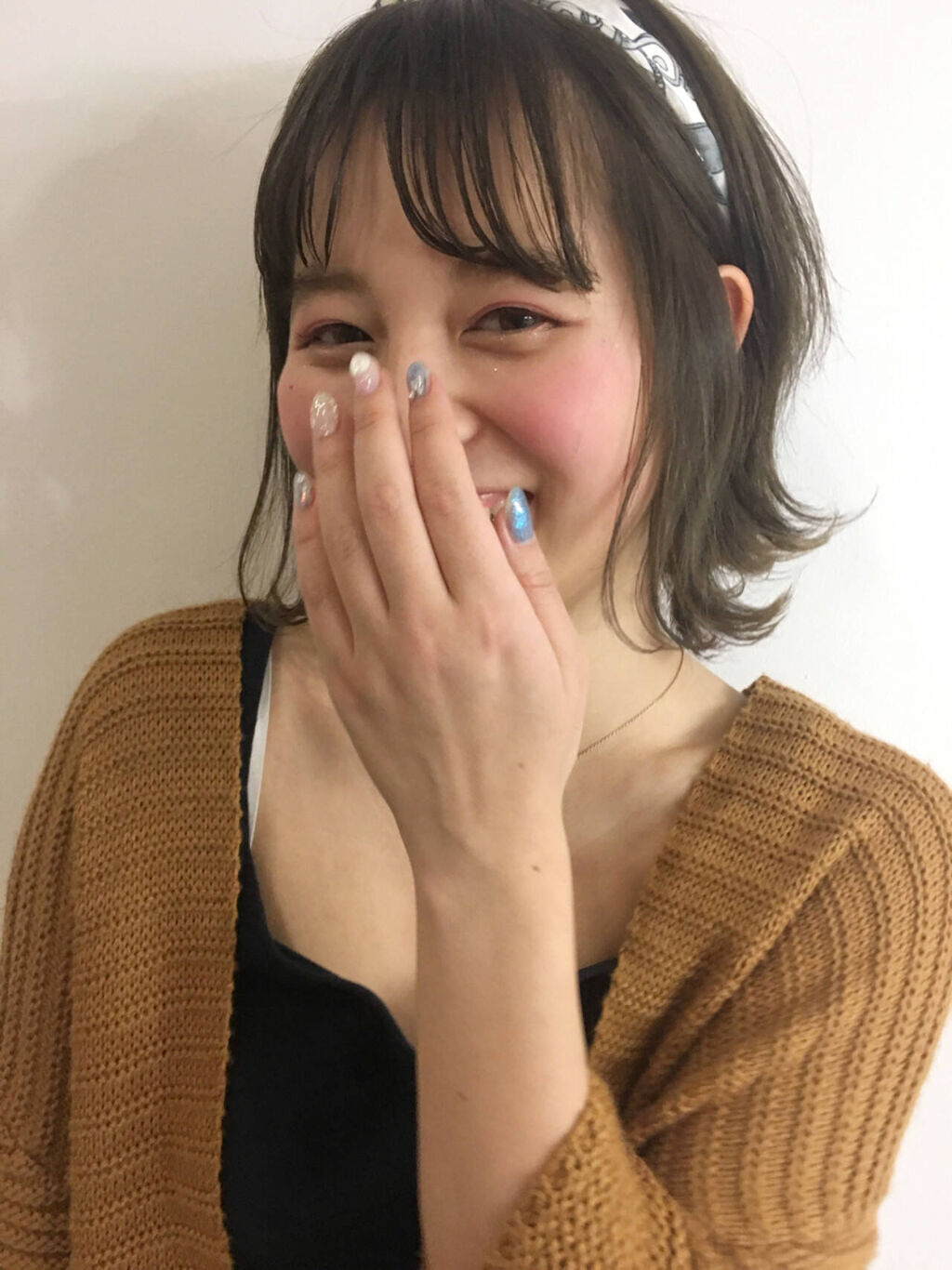 「ヘアバンドのおしゃれな付け方♡40代・50代やボブ向けアレンジも【髪型・年代・シーン別】」の画像（#309582）