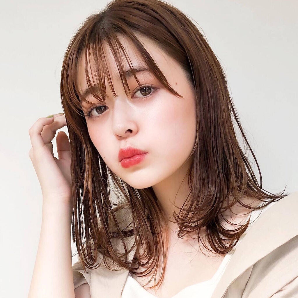 「同窓会メイクなら上品な清楚メイクが鉄板!メイクのやり方のポイント&おすすめコスメ紹介」の画像(#311653)