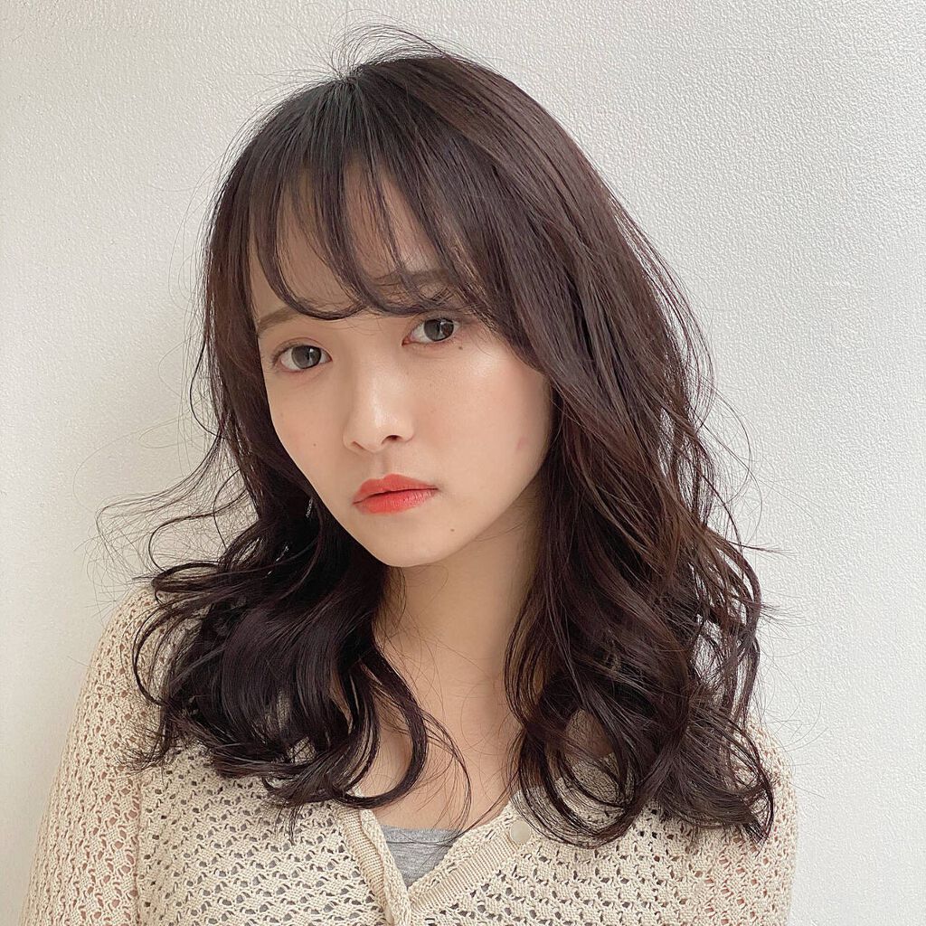 「【2022年暗髪人気ヘアスタイル】透明感UP&色落ちしにくい≪ハイライト・インナーカラー・グレージュ≫」の画像(#314925)