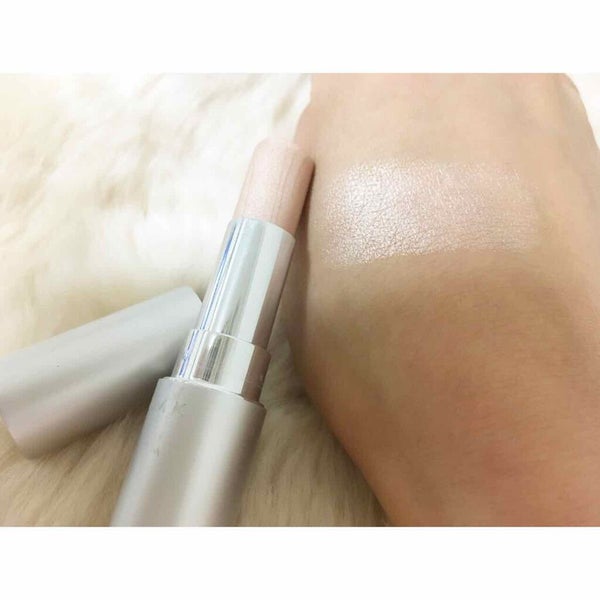 「サッと一塗りで立体感をゲット♡人気のハイライトスティック5選」の画像(#31745)