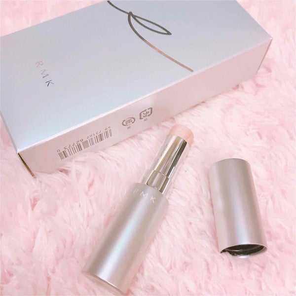 「サッと一塗りで立体感をゲット♡人気のハイライトスティック5選」の画像(#31749)