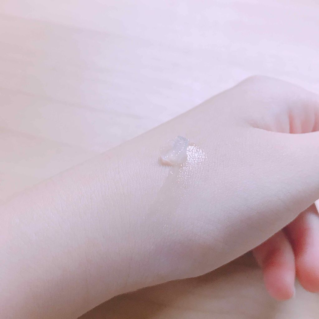 「ワセリンを顔に塗っても大丈夫?効果や正しい使い方・ニキビや毛穴への注意点も解説」の画像(#317609)