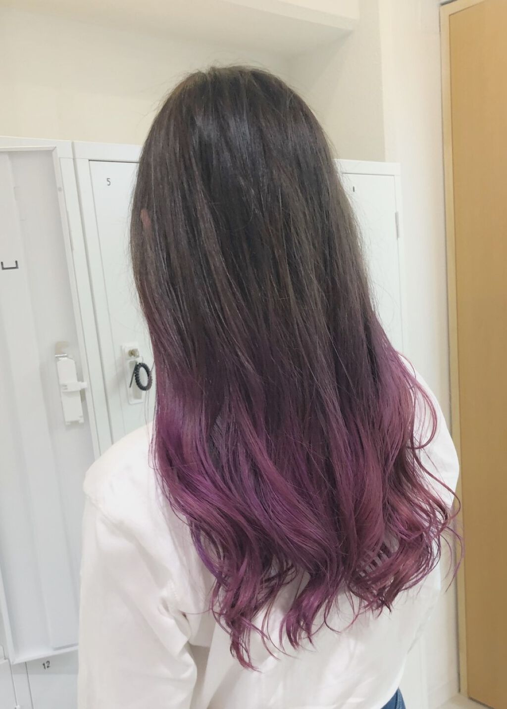 毛先のヘアカラー『裾カラー』で簡単垢抜け!【セルフでのやり方・色落ち予防・ヘアカタログetc】の画像