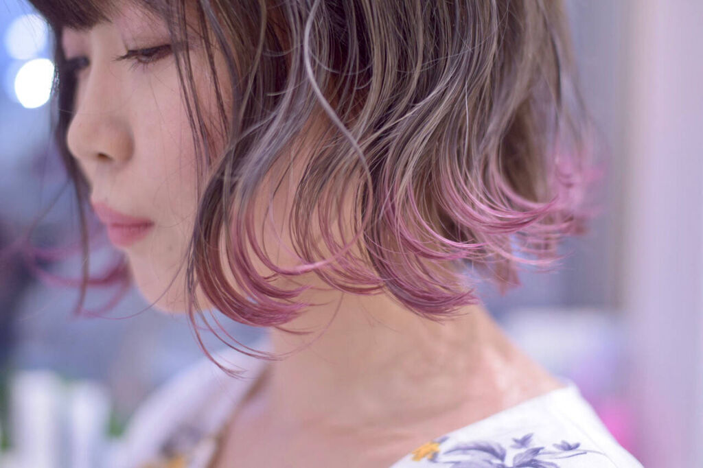 「毛先のヘアカラー『裾カラー』で簡単垢抜け！【セルフでのやり方・色落ち予防・ヘアカタログetc】」の画像（#320533）