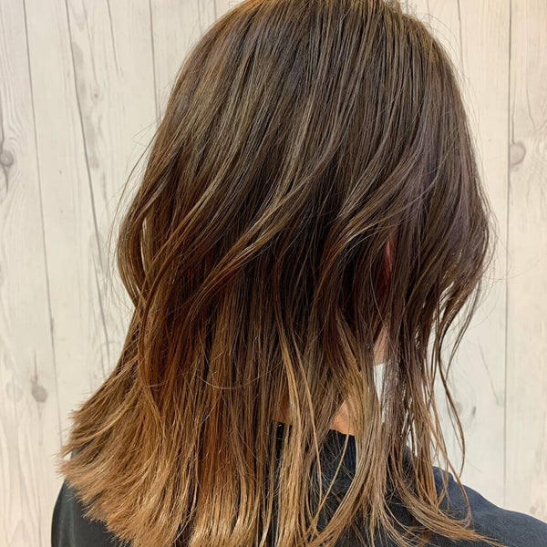 「毛先のヘアカラー『裾カラー』で簡単垢抜け!【セルフでのやり方・色落ち予防・ヘアカタログetc】」の画像(#320544)