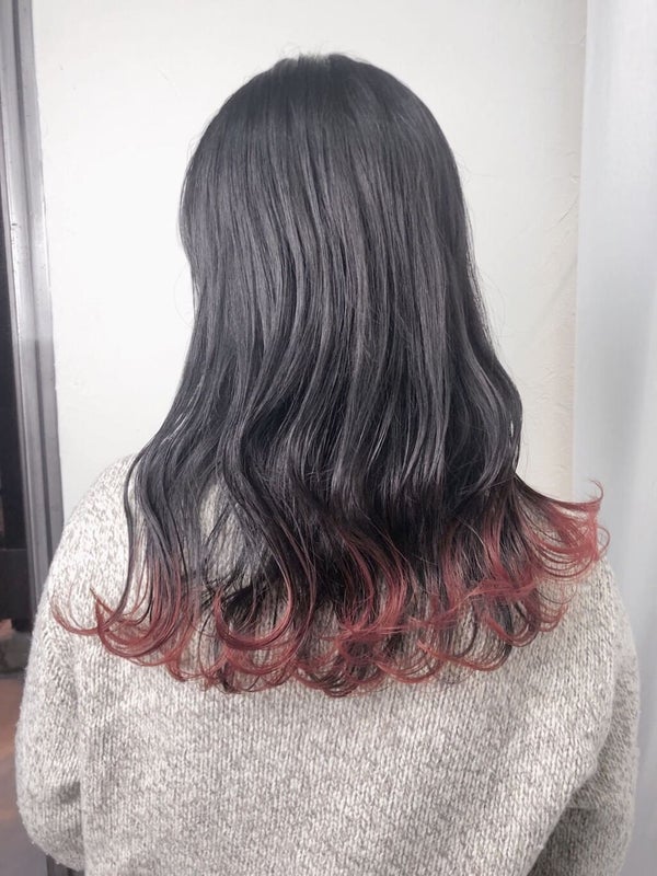 「毛先のヘアカラー『裾カラー』で簡単垢抜け!【セルフでのやり方・色落ち予防・ヘアカタログetc】」の画像(#320938)