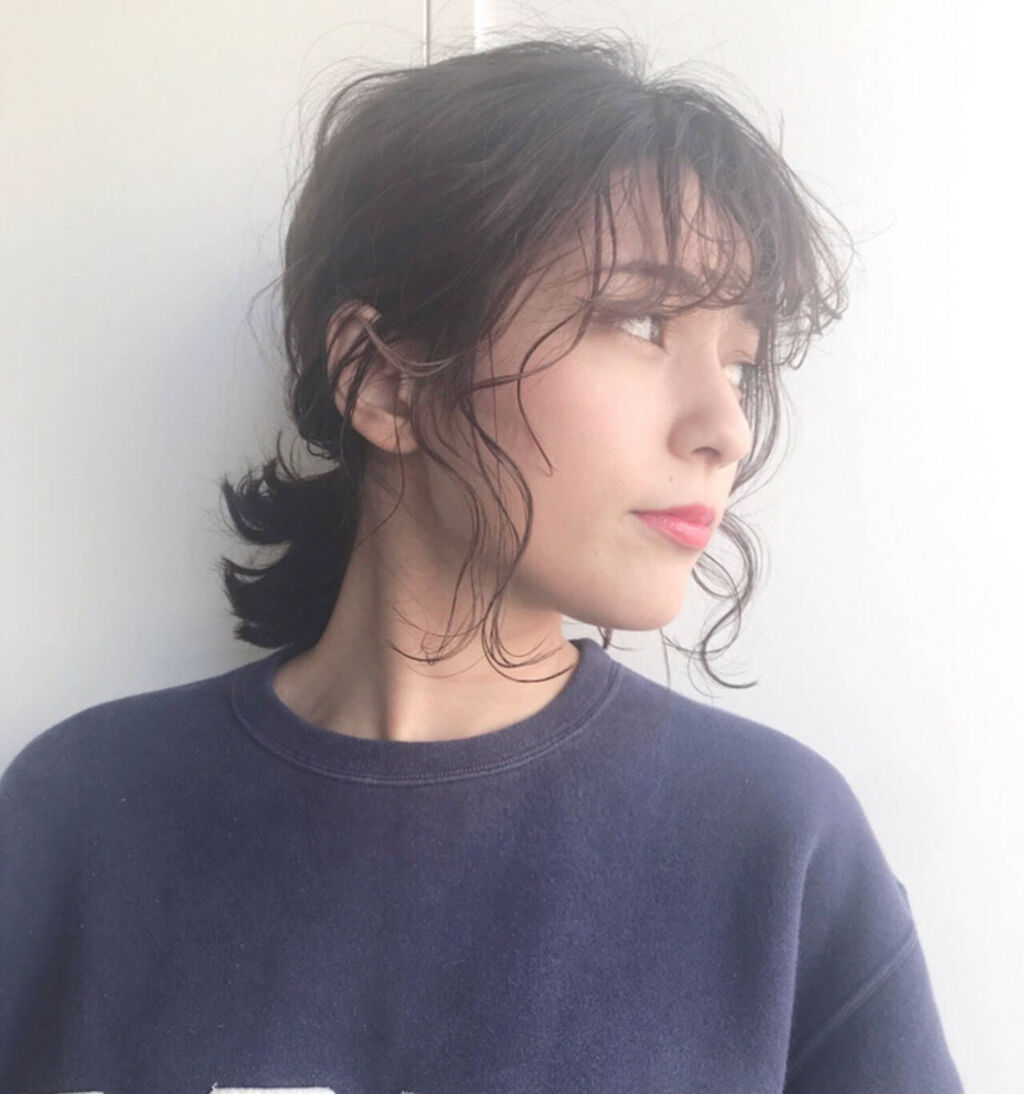 「おばさんにならない一つ結びアレンジ20選【前髪あり・なし】40代・中学高校生におすすめのやり方」の画像(#321675)