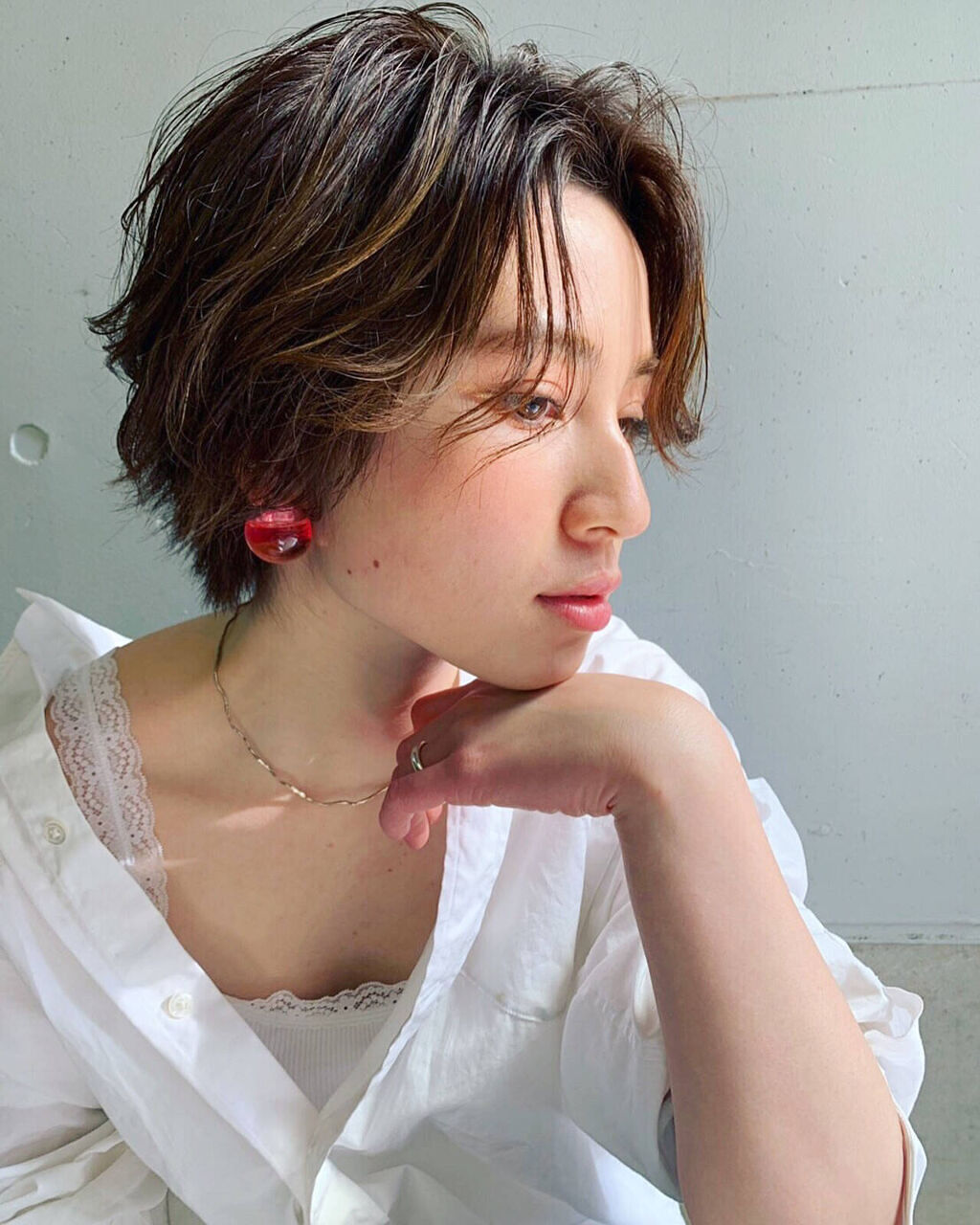 「伸ばしかけ前髪のおしゃれなアレンジ♡流し方やセンター分けの巻き方などを紹介」の画像(#321856)