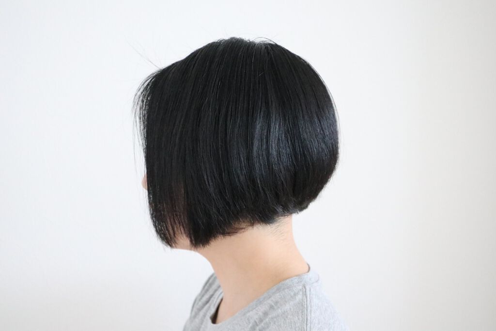 白髪用ヘアマニキュアのおすすめ人気6選≪セルフ染めのコツ・綺麗に染まらない原因・美容院での価格は？≫の画像