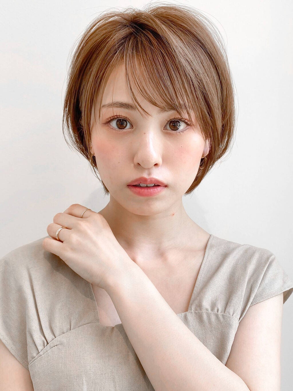 「【ダブルバング】は前髪あり・なしどちらも叶う2way前髪!切り方やオーダーの仕方って?」の画像(#322226)