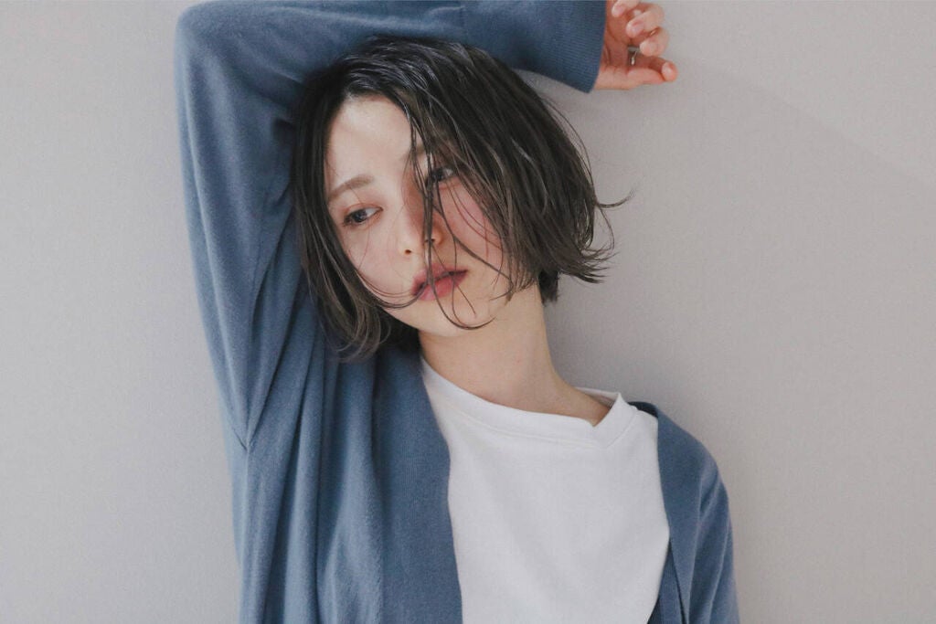 「白髪用ヘアマニキュアのおすすめ人気6選≪セルフ染めのコツ・綺麗に染まらない原因・美容院での価格は?≫」の画像(#322776)