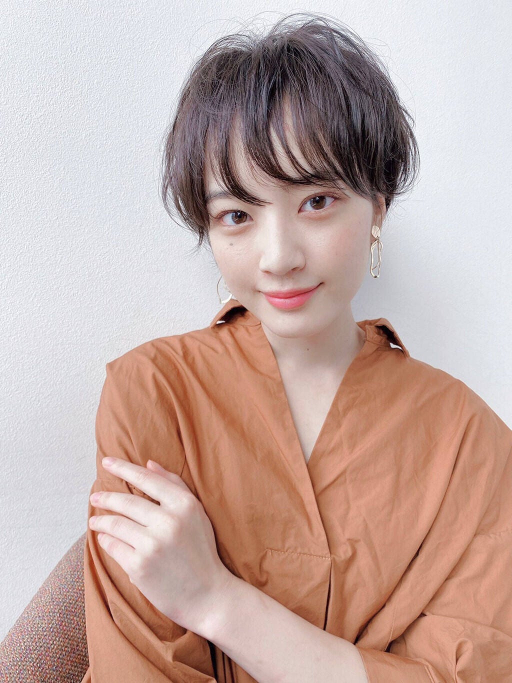 「《眉ハサミ》を使って垢抜けフェイスに!おすすめアイテム・使い方を紹介」の画像(#323261)