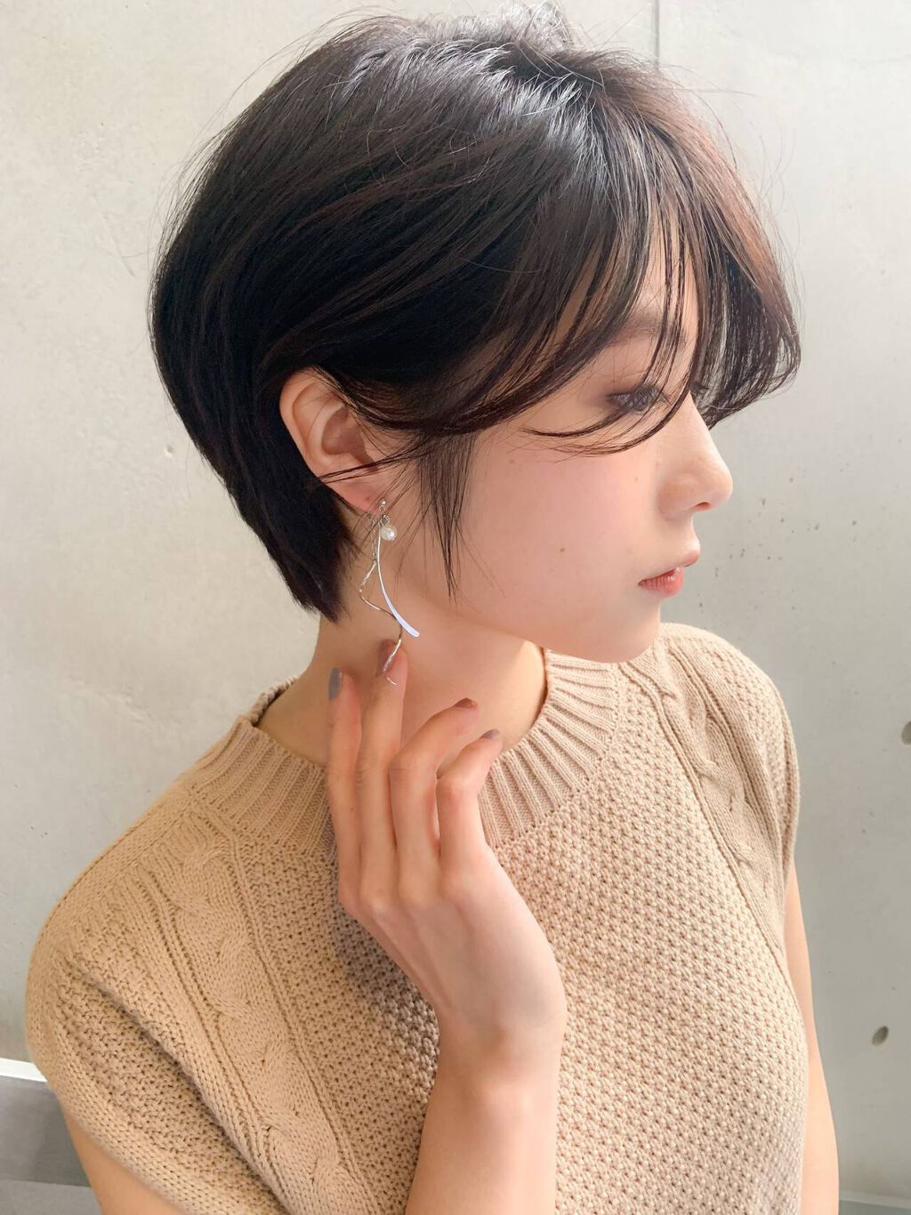 「顔がでかい…と悩む方必見!コンプレックスをカバーする髪型・メイク・小顔テク紹介」の画像(#323533)