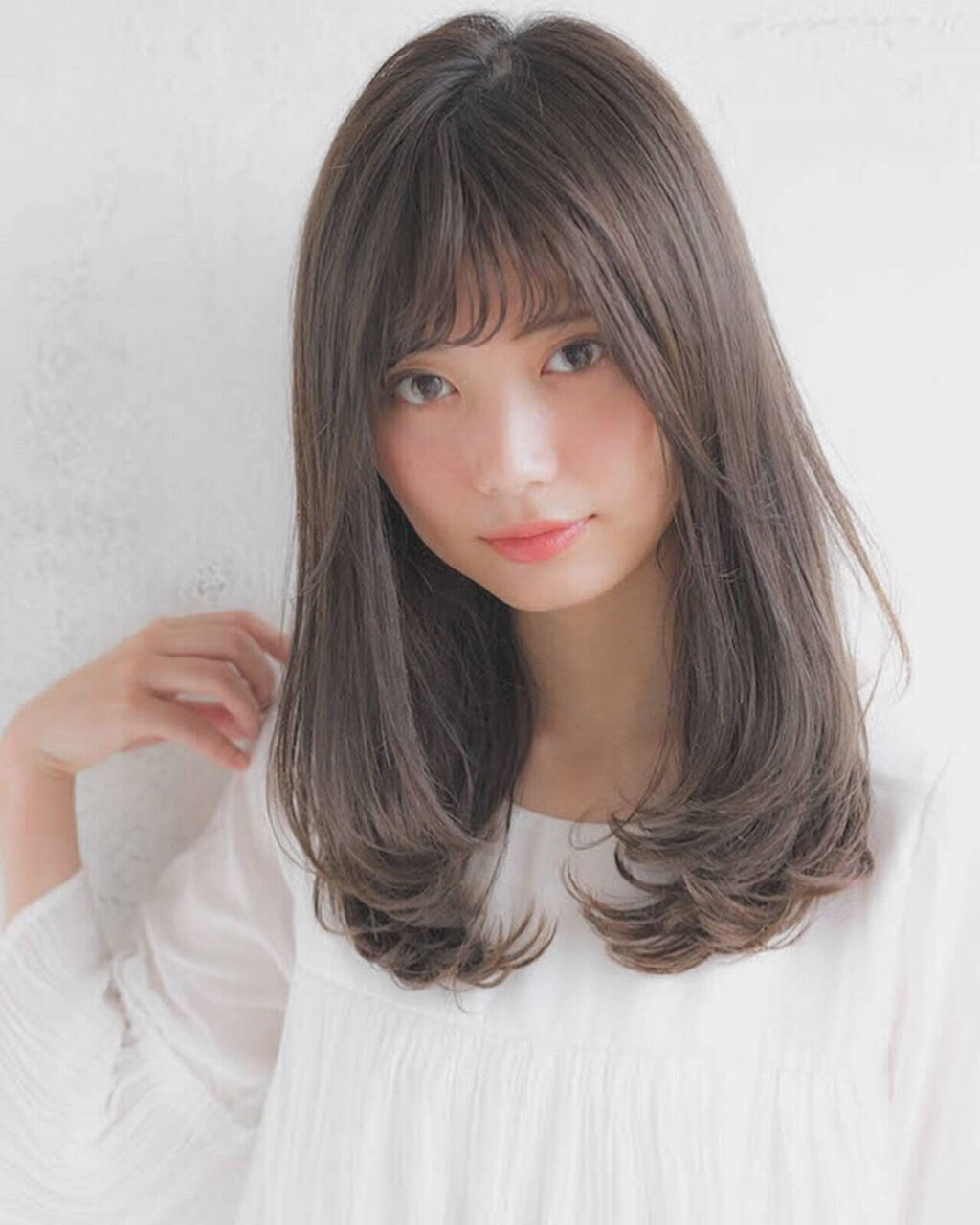 「グレーの髪色が気分♡市販のヘアカラー人気のおすすめ7選｜ブリーチあり・なし徹底比較！」の画像（#324007）