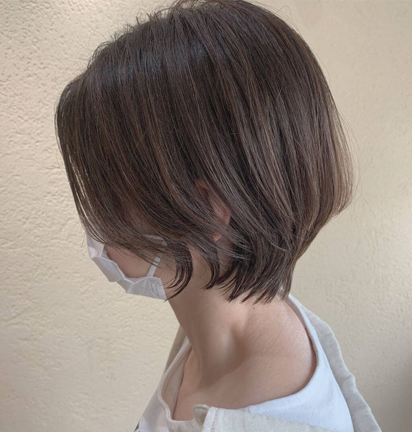 ショートカットの女性