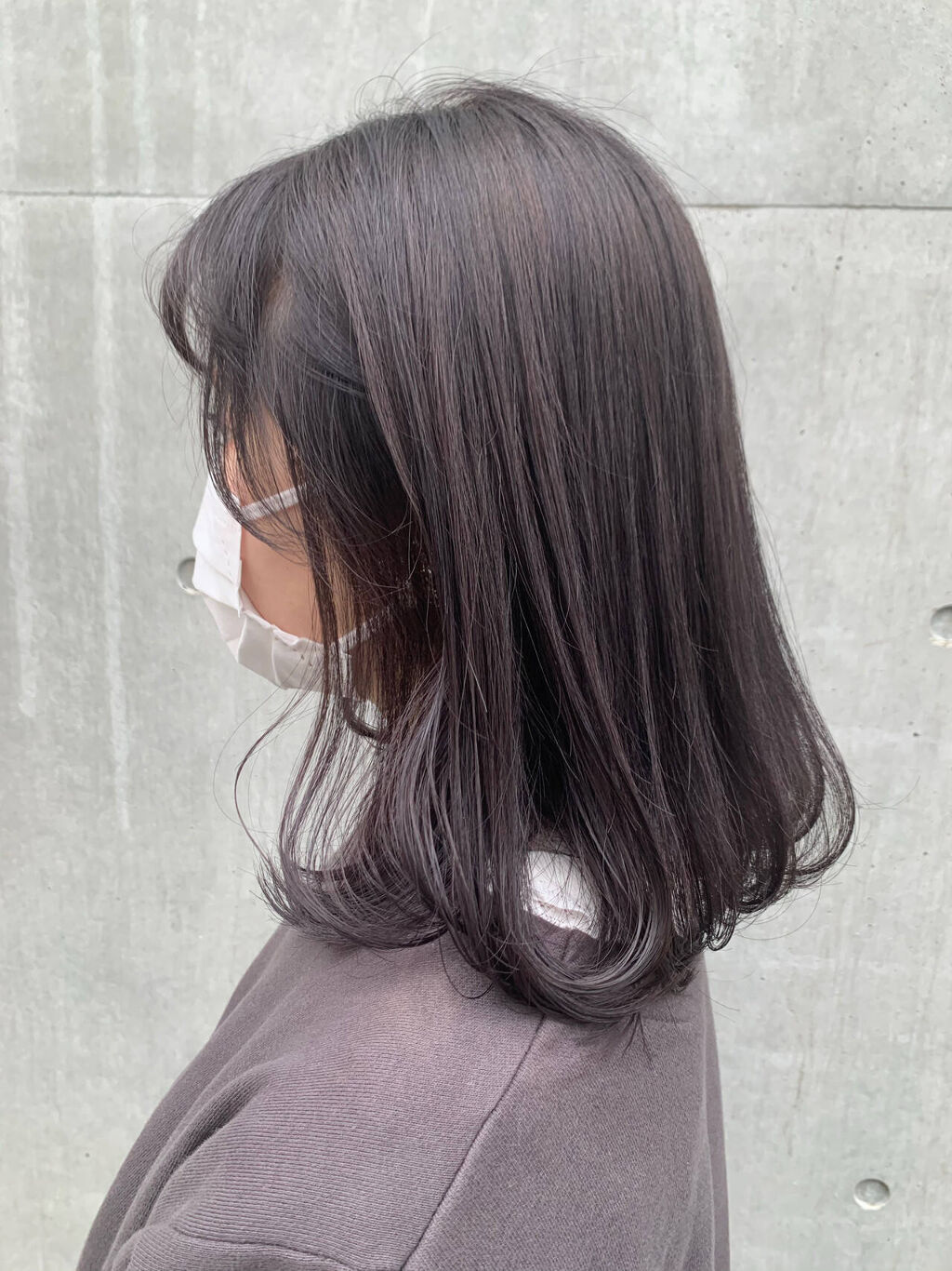 「40代に人気のヘアカラーカタログ14選｜春夏・秋冬別でご紹介【市販のヘアカラー剤も】」の画像（#326375）