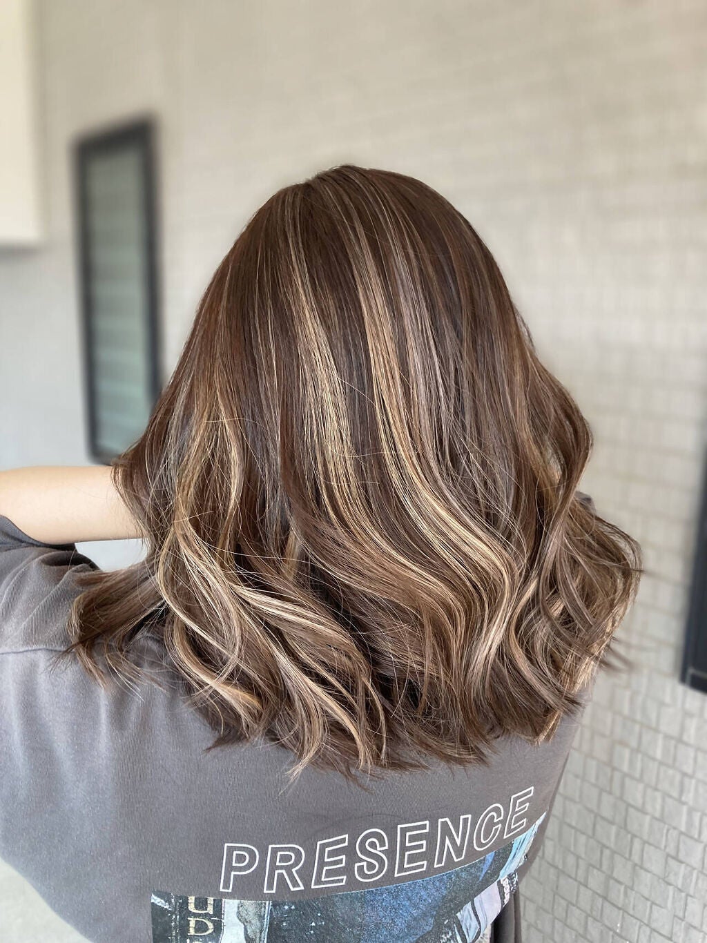 「バレイヤージュとは?美容院でのやり方や失敗例・おすすめヘアカラーを紹介!長さ別の髪型も」の画像(#327873)