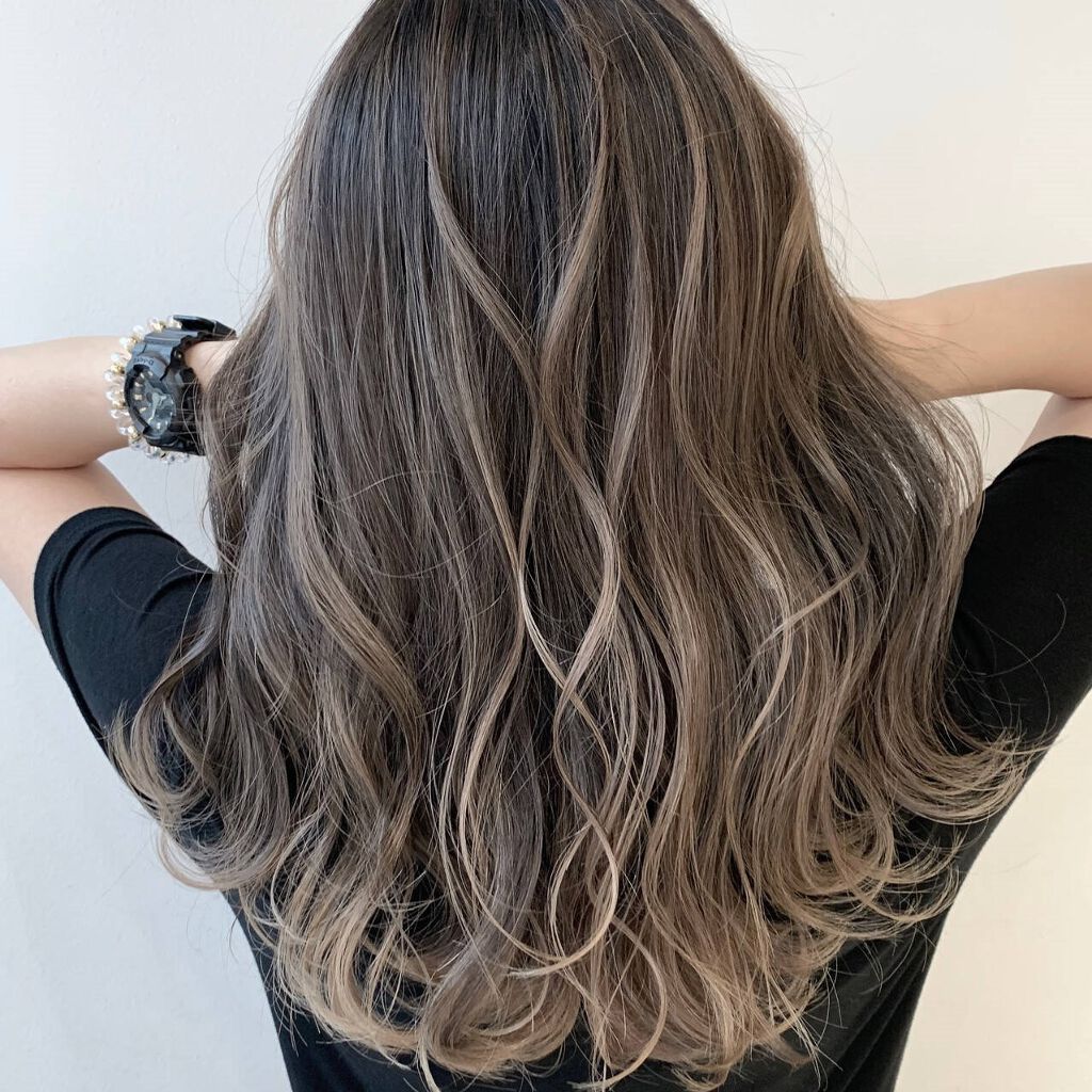 「【アッシュブラウンの色見本】暗めブリーチなし・明るめ・メンズ向けのヘアカラー9選!おすすめの白髪染めも紹介」の画像(#328414)