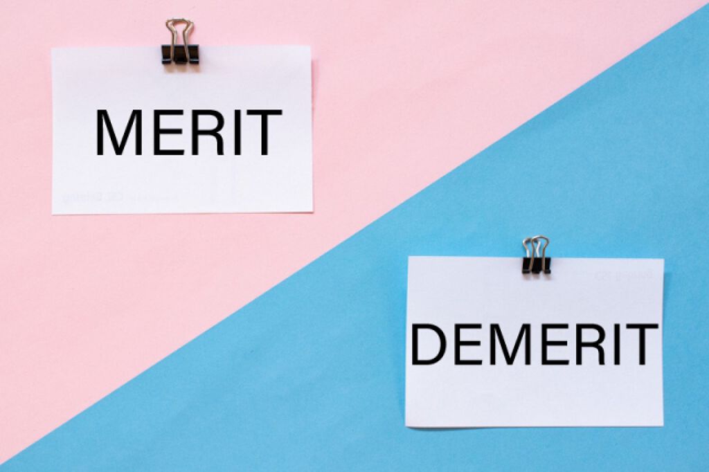 眉毛は抜くと剃るどっち派?メリットデメリットと美眉になるための処理方法の画像