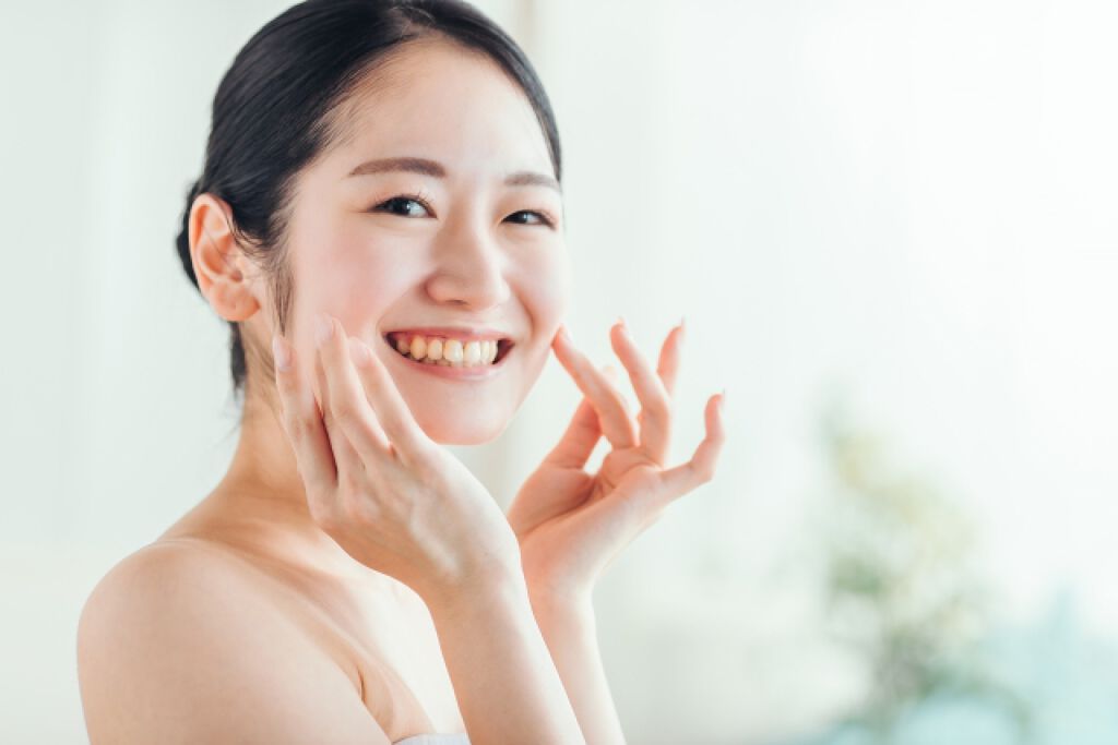 美容液とは?化粧水や乳液とのちがいと効果的な使い方の画像