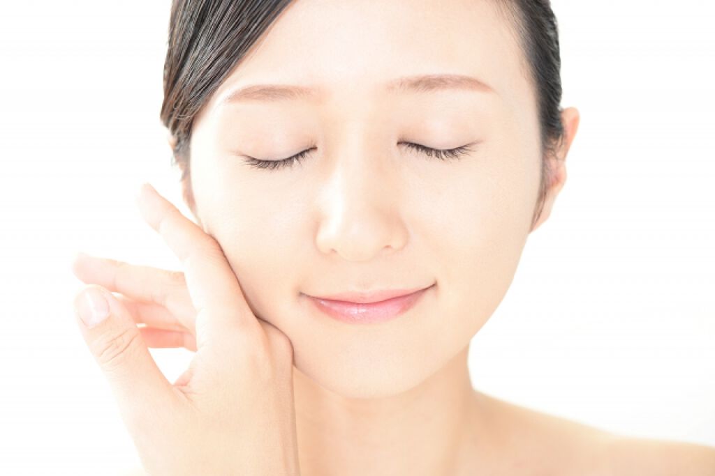 美容液とは?化粧水や乳液とのちがいと効果的な使い方の画像