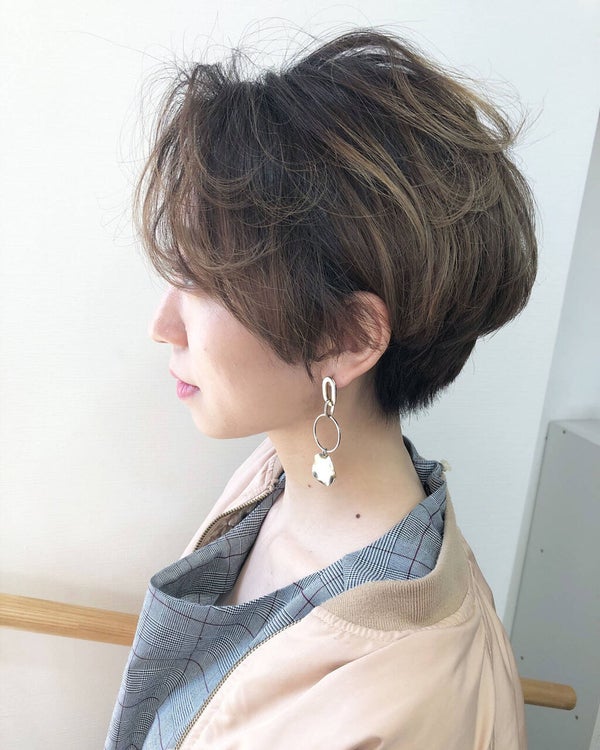 「ヘアカラーの種類の名前を覚えよう!イルミナカラーや市販ヘアカラー剤の色の種類もカタログ付きでご紹介」の画像(#333208)